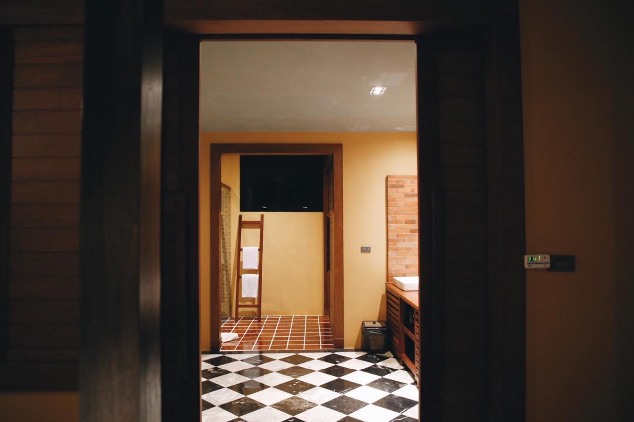 Hotel De L'Amour Sha Plus Prakhoncsaj Kültér fotó
